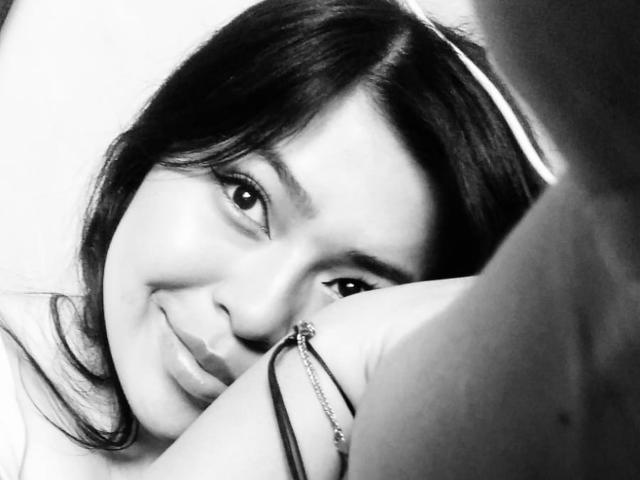 JesicaRossi - Live sex cam - 23285025