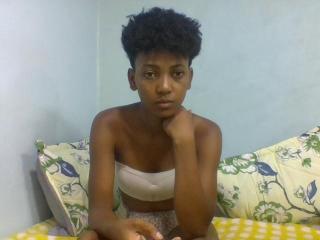 LouisaHt - Live Sex Cam - 23285373