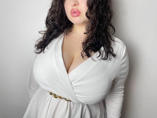 Millian - Live Sex Cam - 23285513