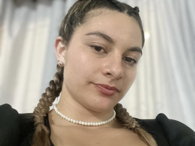 AtheneaRossi - Live porno og sexkamera - 23287357