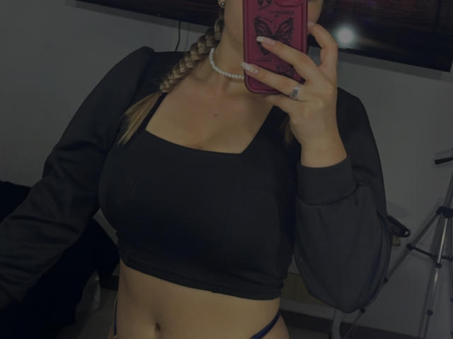 AtheneaRossi - Live porn &amp; sex cam - 23287381