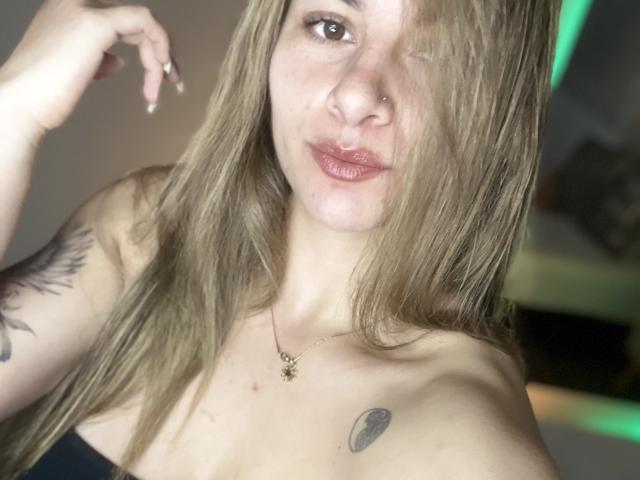 AtheneaRossi - Live porn &amp; sex cam - 23287433