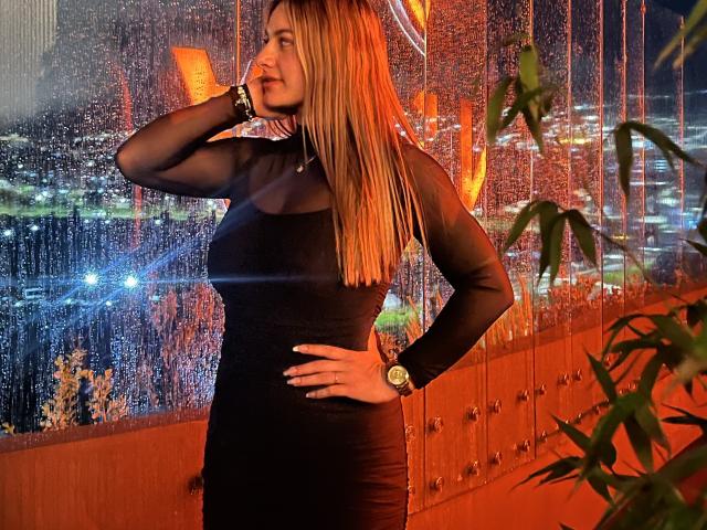 AtheneaRossi - Sexe cam en vivo - 23288001