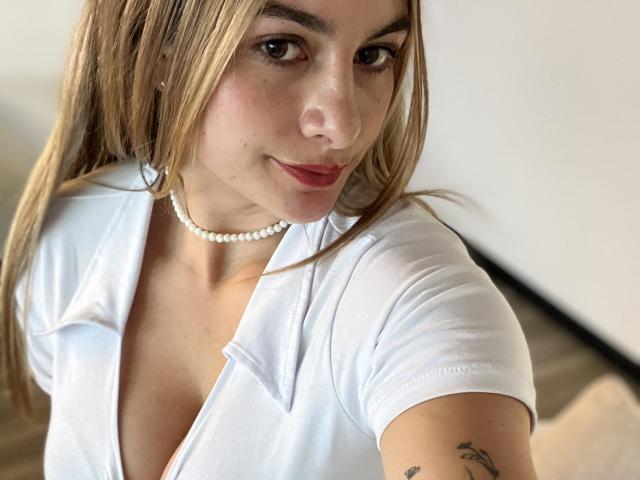 AtheneaRossi - Live Sex Cam - 23290789