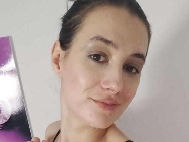 JuliaHuntis - Live porn &amp; sex cam - 23297069