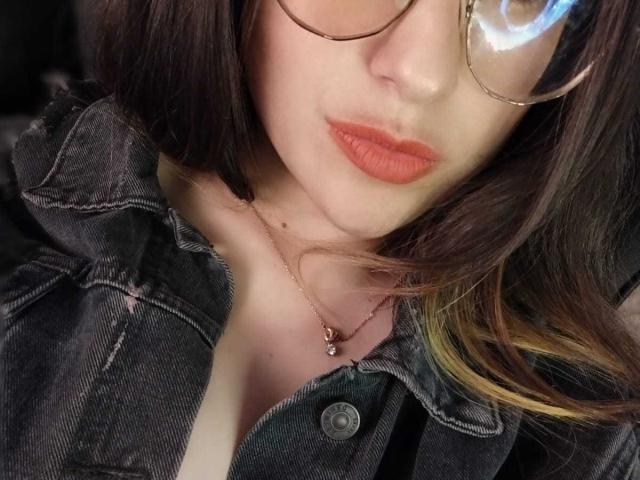 RousseWang - Live sex cam - 23299461