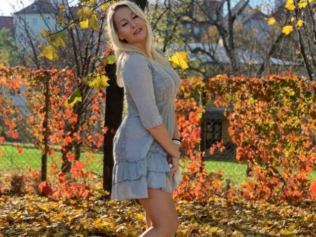 LeaDiamond - Live porn &amp; sex cam - 23299745