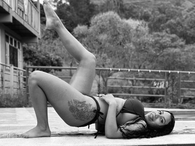 SerenaWillow - Live sex cam - 23303321