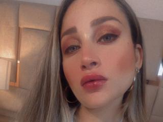 ArianaLu - Live porn &amp; sex cam - 23317389