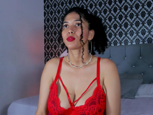 ZoeJonees - Live sex cam - 23317693