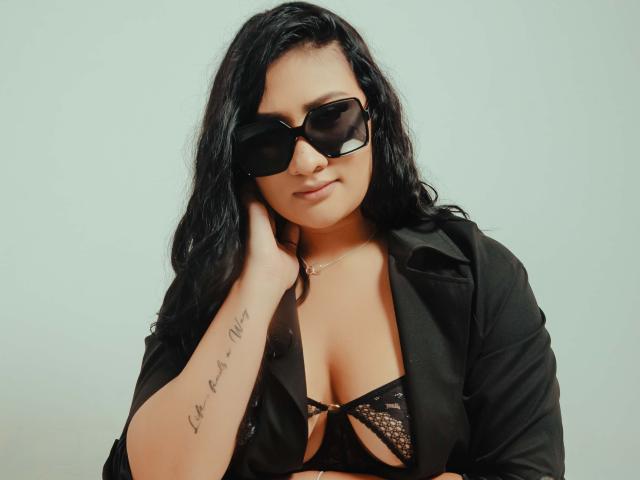 ShiaraRussi - Live porn &amp; sex cam - 23321817