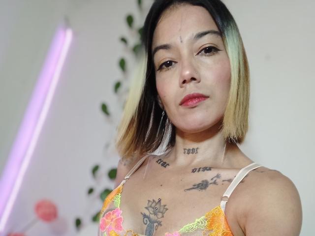 Veroo69 - Sexe cam en vivo - 23329373