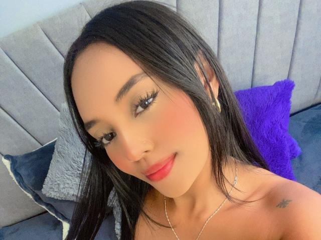 MissCharlotts - Live porn &amp; sex cam - 23330961