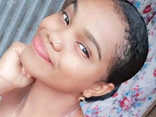 Watch  Nashirah live on XLoveCam