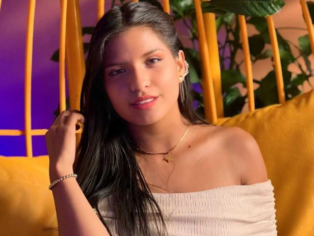 LailaBarker - Live sex cam - 23342369