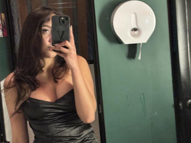 DianaFernandezz - Live Sex Cam - 23346145