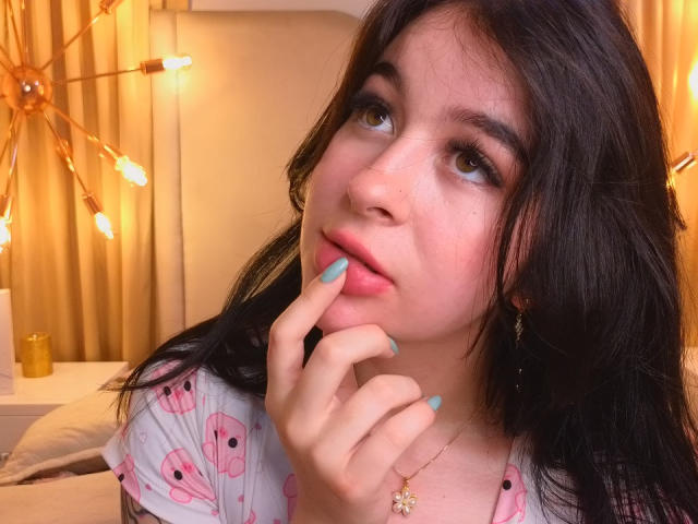 EvelynRosess - Live Sex Cam - 23351933