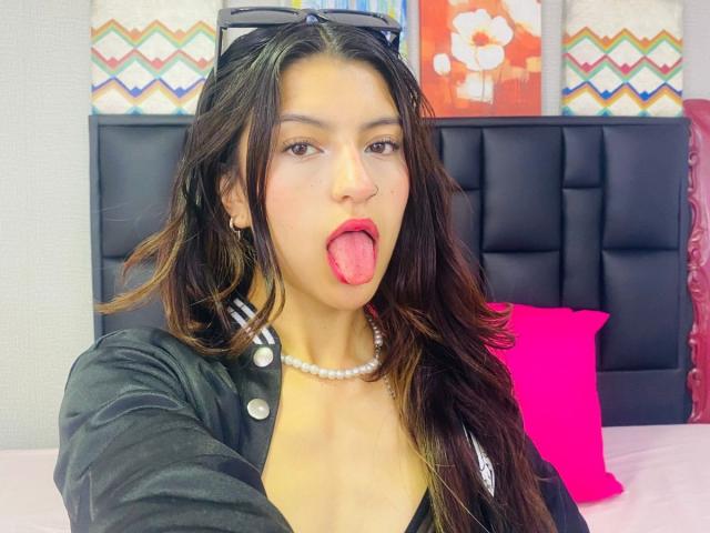 AliceHarrys - Live porn &amp; sex cam - 23353181