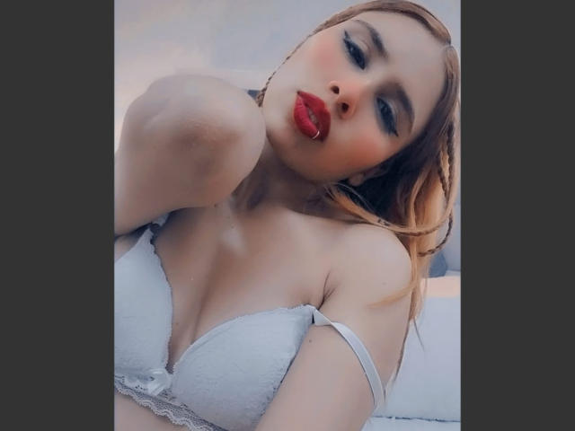 PenelopeBlosson - Live sex cam - 23359957