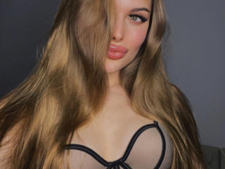 EmilyLux - Live Sex Cam - 23370929