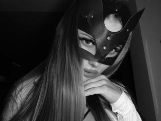 EmilyLux - Live Sex Cam - 23370937