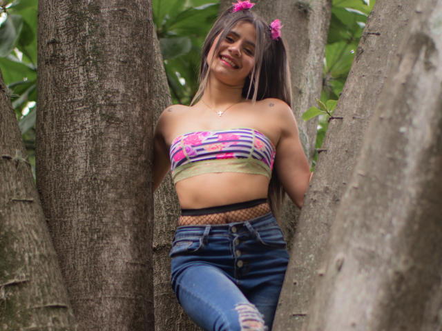 SheylaSpooner - Live Sex Cam - 23372141