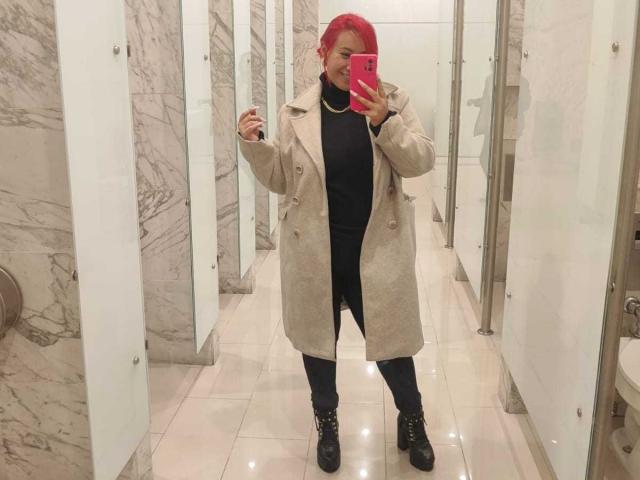 VictoriaTheas - Live Sex Cam - 23374437