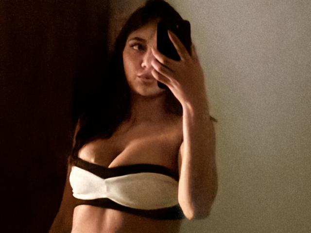 DianaFernandezz - Live Sex Cam - 23375017