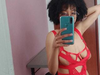 AmelieHills - Live Sex Cam - 23377625