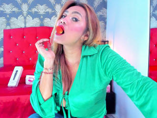 LaraHotXMilf - Élő pornó és szexkamera - 23379249