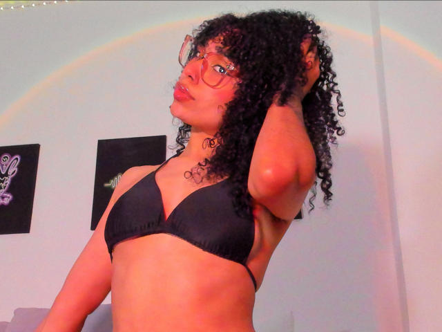 NickiBloom - Sexe cam en vivo - 23388193