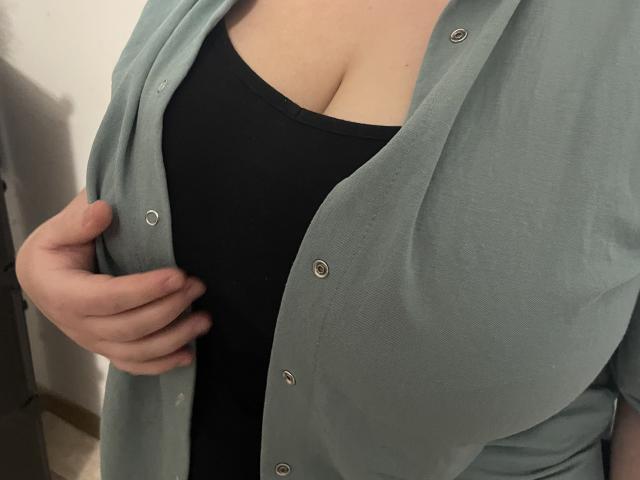 Millian - Live Sex Cam - 23389481