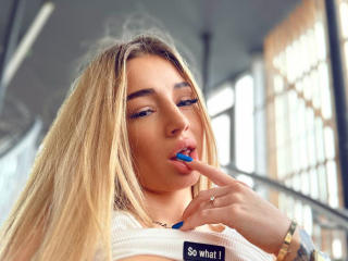 AishaCarters - Live Sex Cam - 23399321