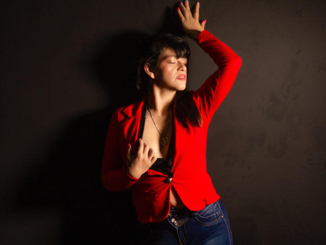 CarollMiiss - Live sex cam - 23402077