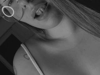 AlexaLip - Live sex cam - 23409585