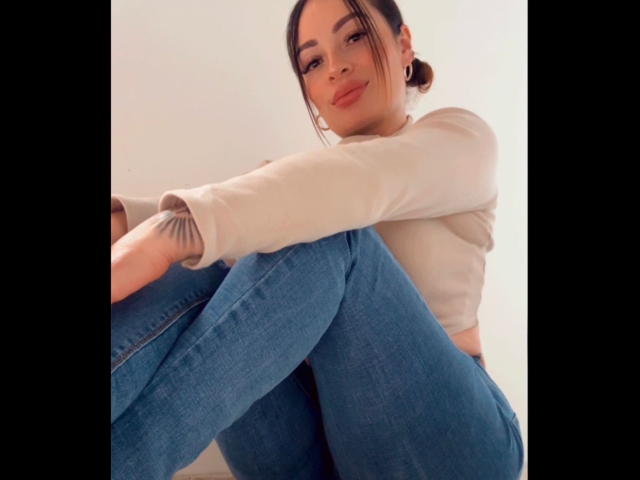 FlowerLiz - Live sex cam - 23417621