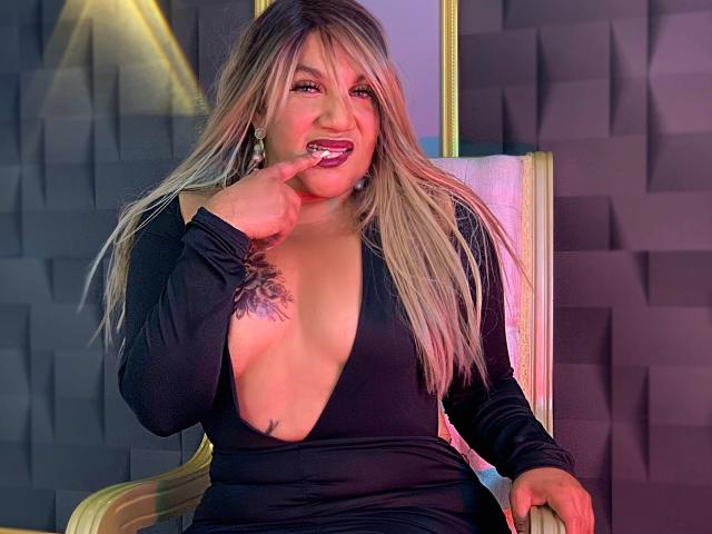 MiaMancini - Live porn &amp; sex cam - 23420905