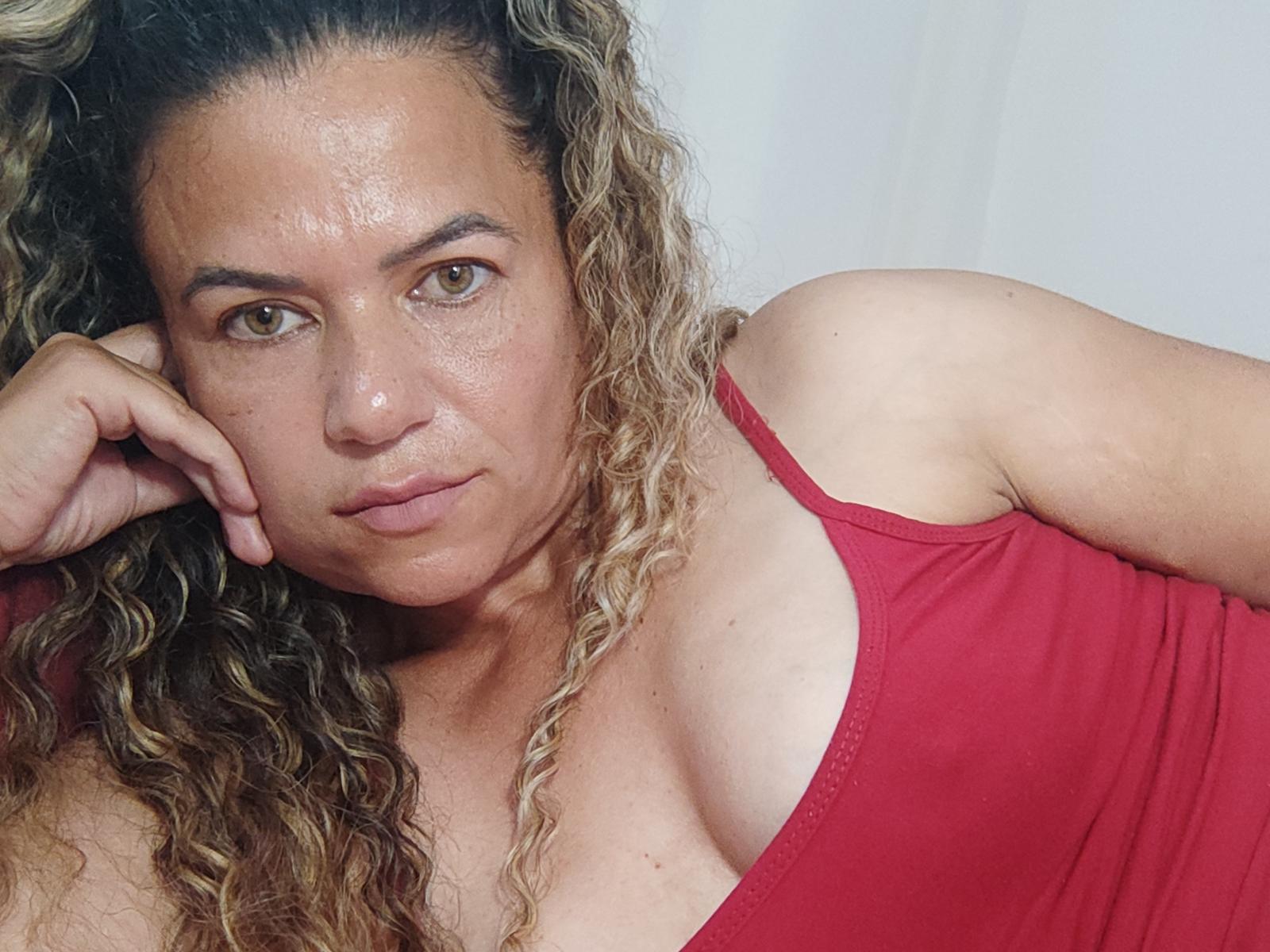 SerennaHot - Live sex cam - 23441313