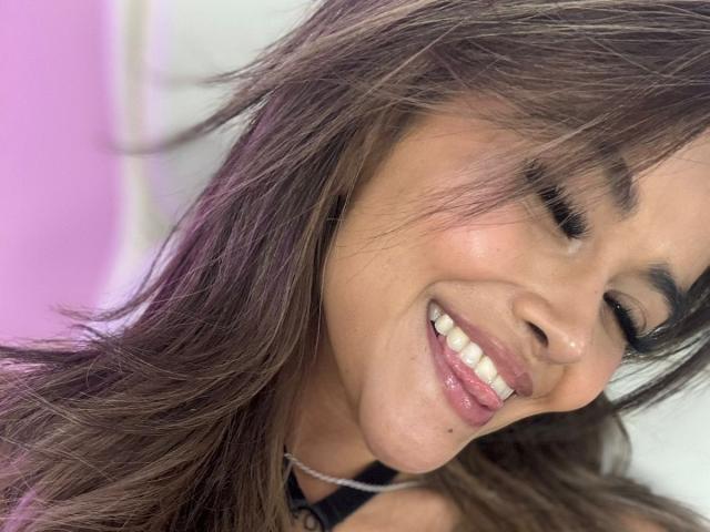 MajoJones - Élő pornó és szexkamera - 23442557