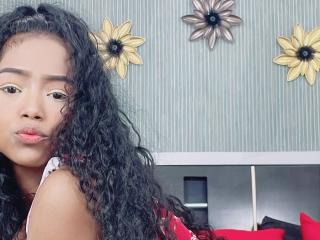 CrithyMarks - Live sex cam - 23444005