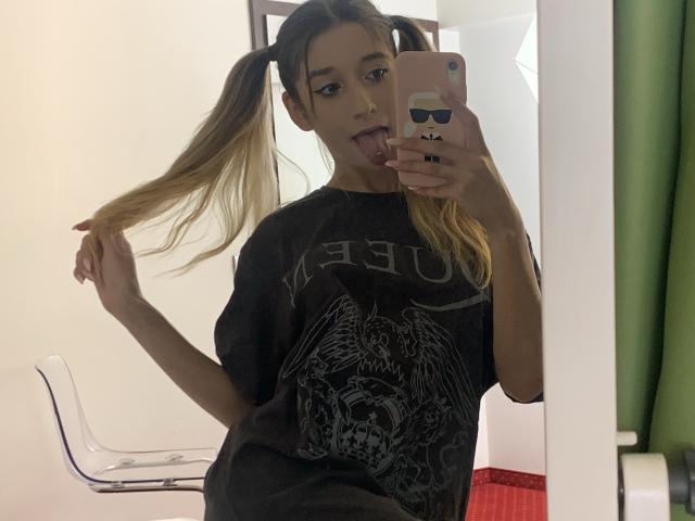 OdetteBenson - Sexe cam en vivo - 23445381