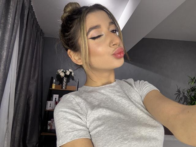 OdetteBenson - Live sexe cam - 23445513