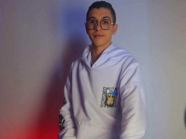 ThomasTwink69 - Live porn &amp; sex cam - 23447105