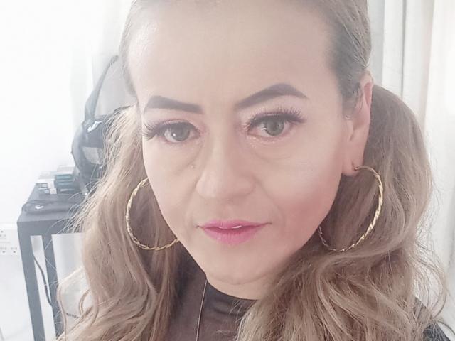 Maghenta - Live sex cam - 23452193