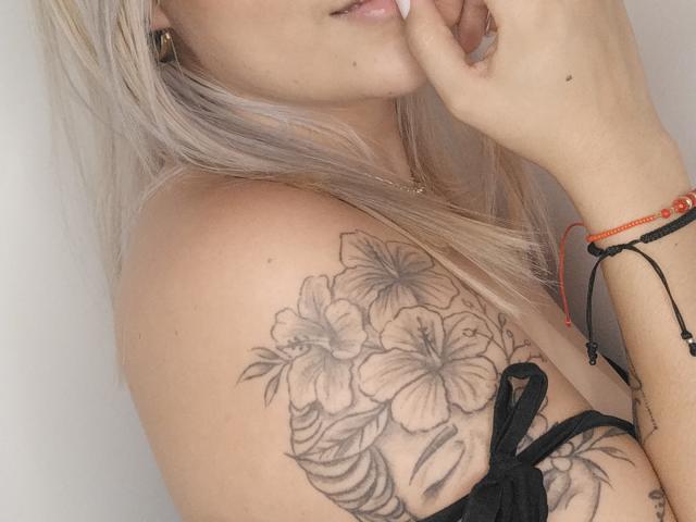 EmilyBrrown - Sexe cam en vivo - 23453657