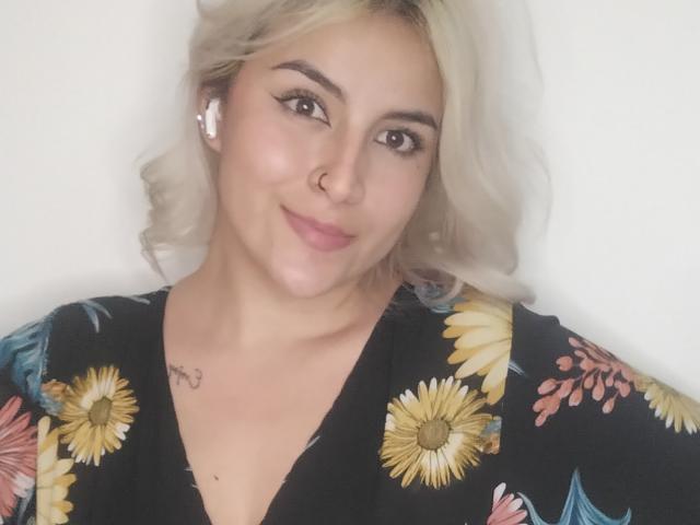 EmilyBrrown - Live sex cam - 23453761