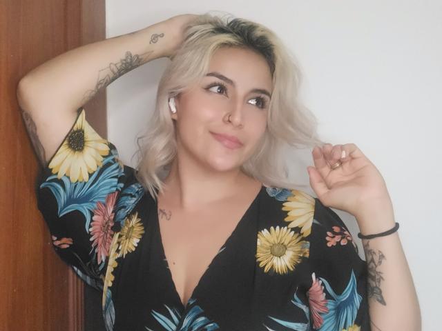 EmilyBrrown - Live porn &amp; sex cam - 23453773