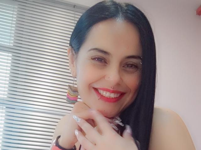 CharlotteCrofort - Live sex cam - 23463065