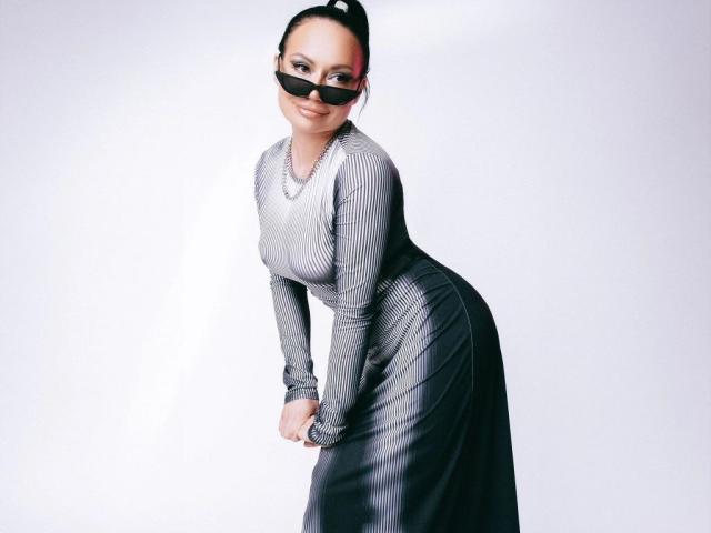 YlianaArthur - Live sex cam - 23466225