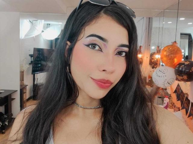 DaphneGrayx - Live Sex Cam - 23470089